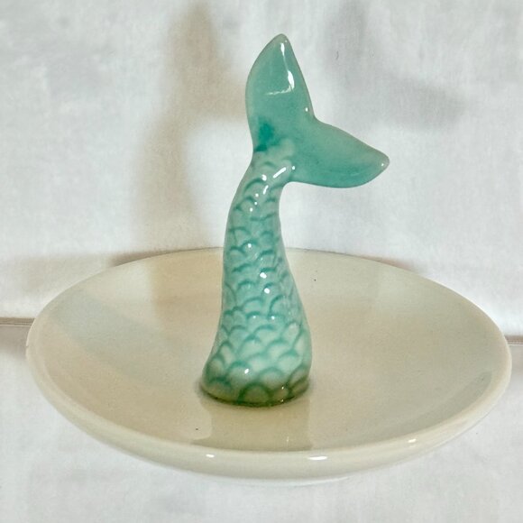 Mermaid Tail Ring Holder Ceramic Trinket Dish Collectible Jewelry Tray - Picture 2 of 6